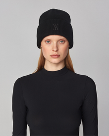 Signature Beanie in Black